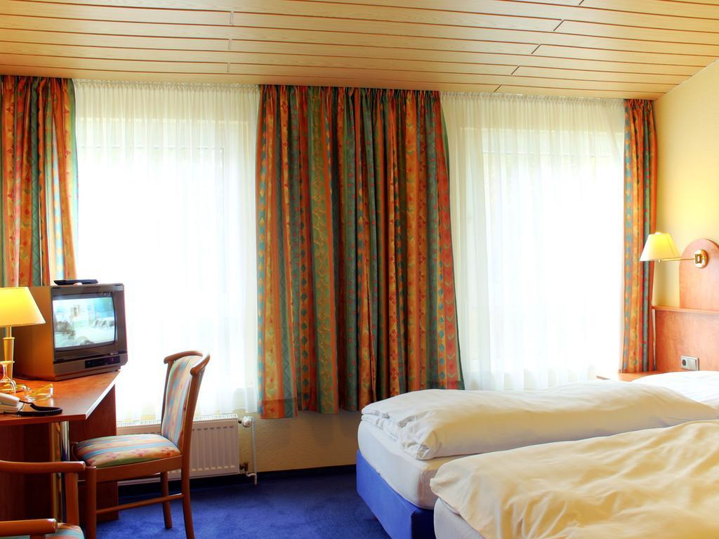 Hotel Kaerntner Stub'N Königslutter am Elm Habitación foto