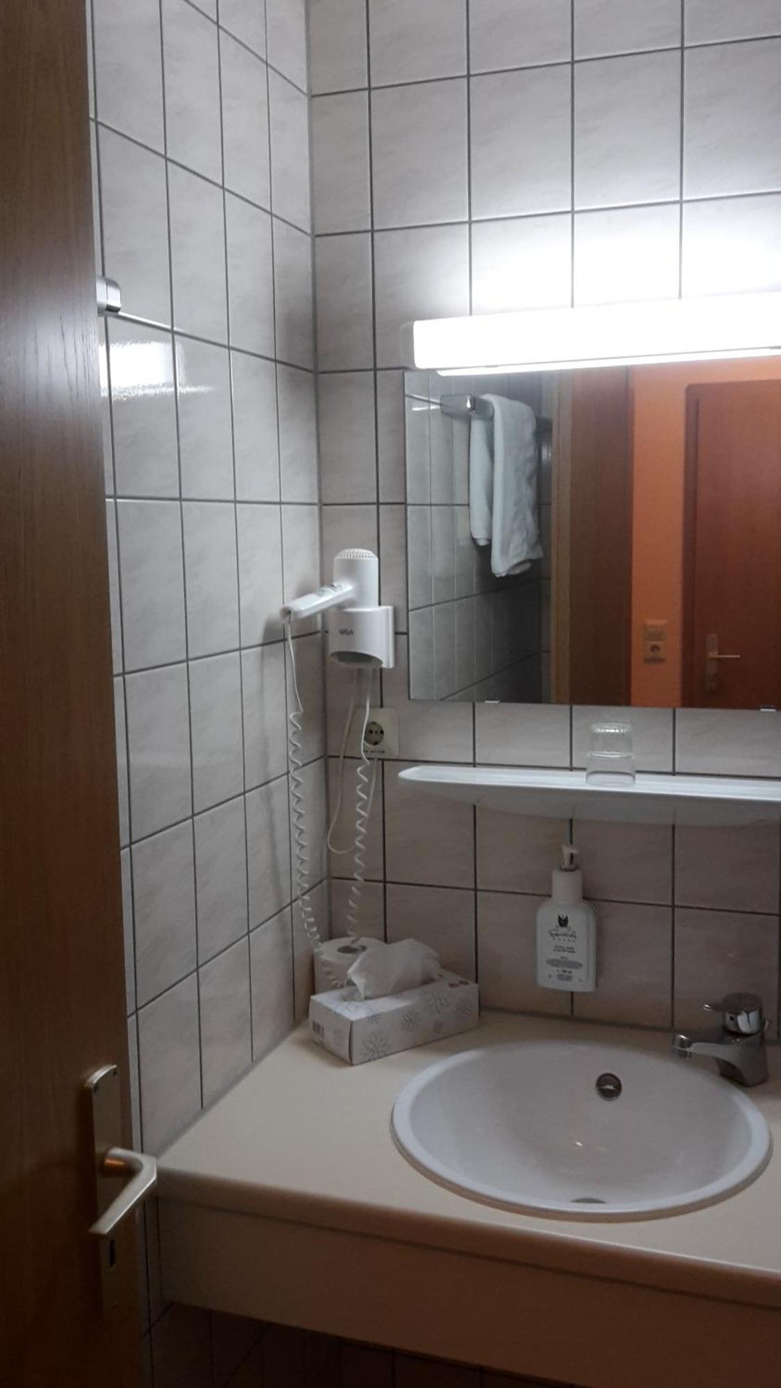 Hotel Kaerntner Stub'N Königslutter am Elm Habitación foto